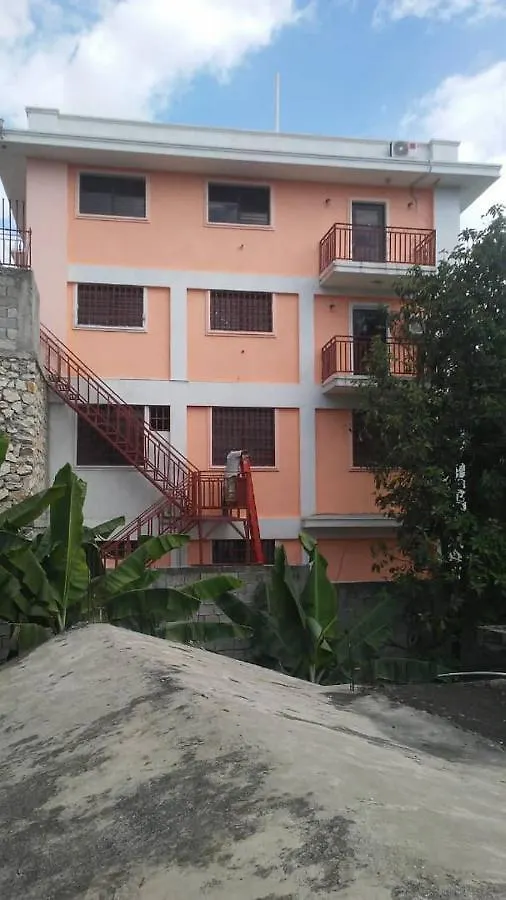 Belbreeze Hotel Порт-о-Пренс 3*, Petionville